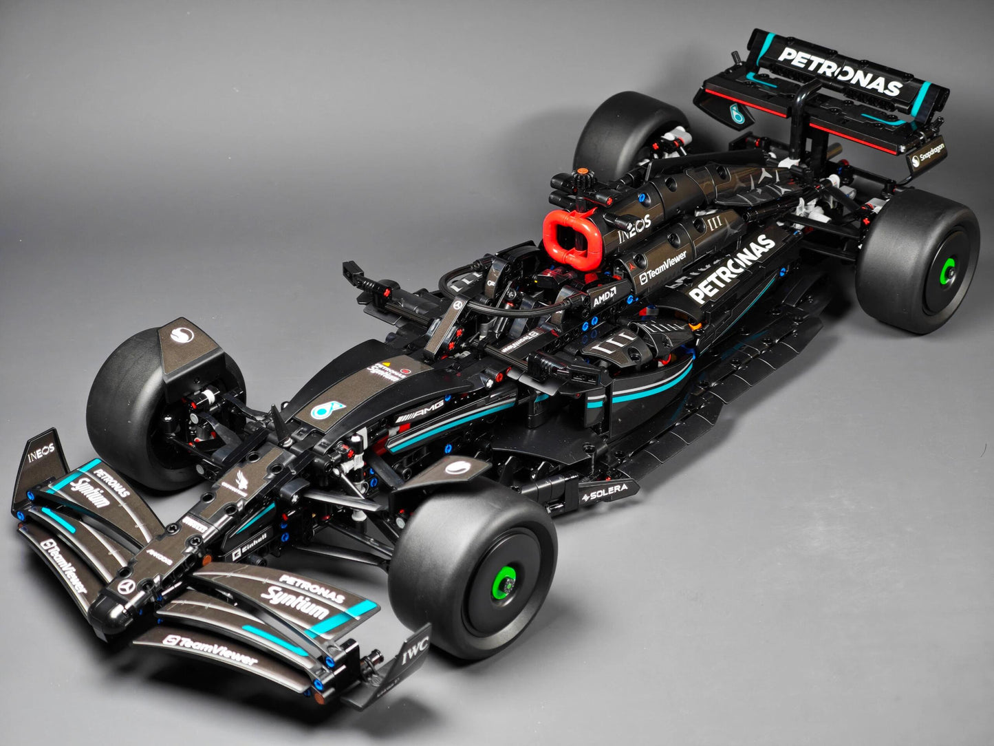 Formule 1 - Mercedes-AMG W14 (1 642 pièces)